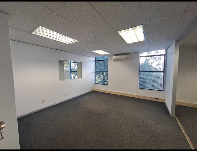 413M² OFFICE TO LET IN CRAIGHALL